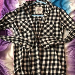 Plaid Black and White Buttoned Shirt